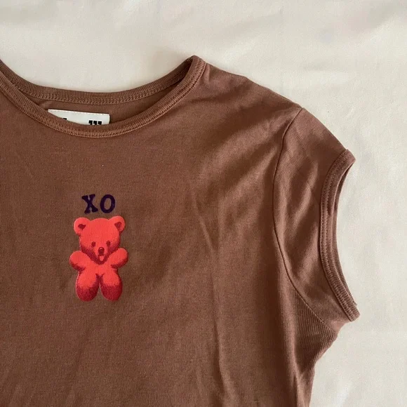 UNIF Brown Tee with Red Design - Picture 3 of 3